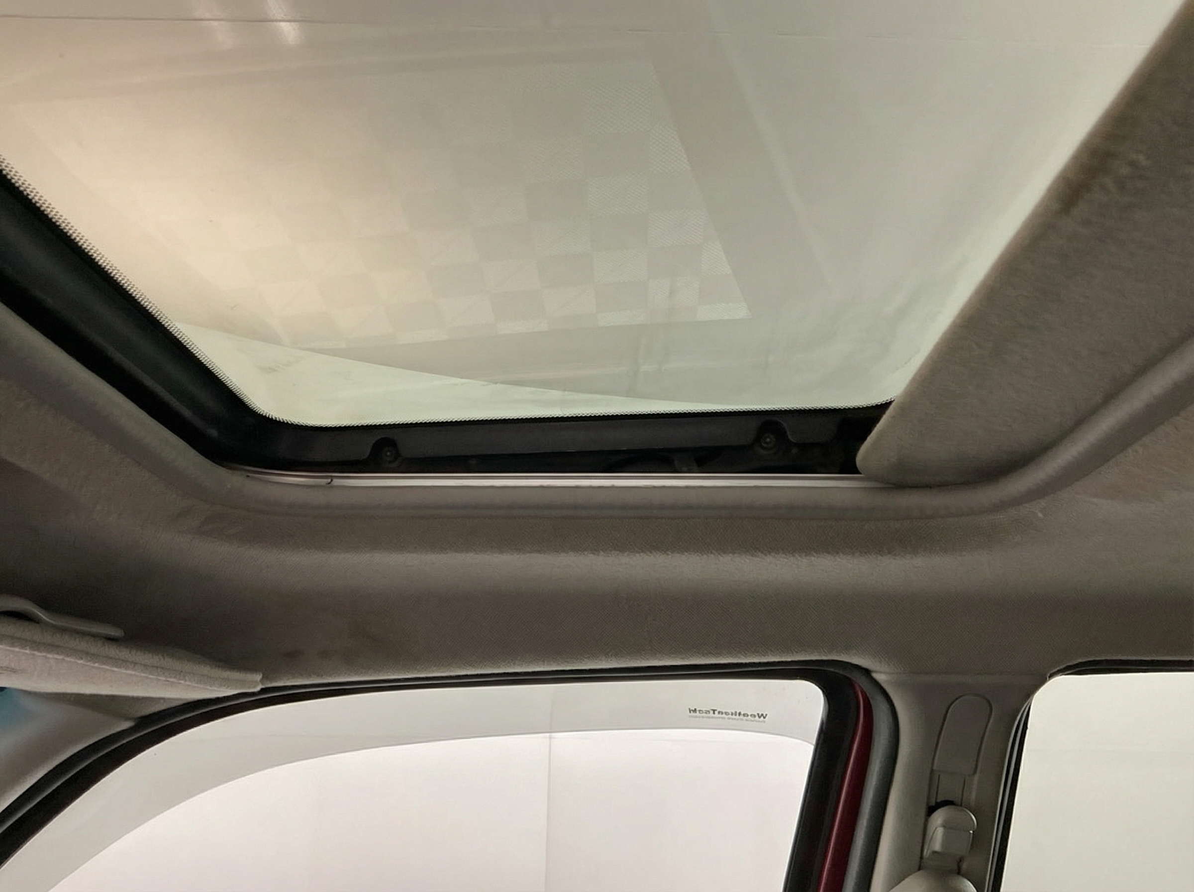 2004 Ford Explorer — photo 8