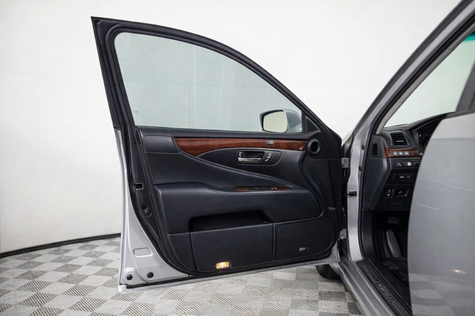 2007 Lexus LS — photo 7
