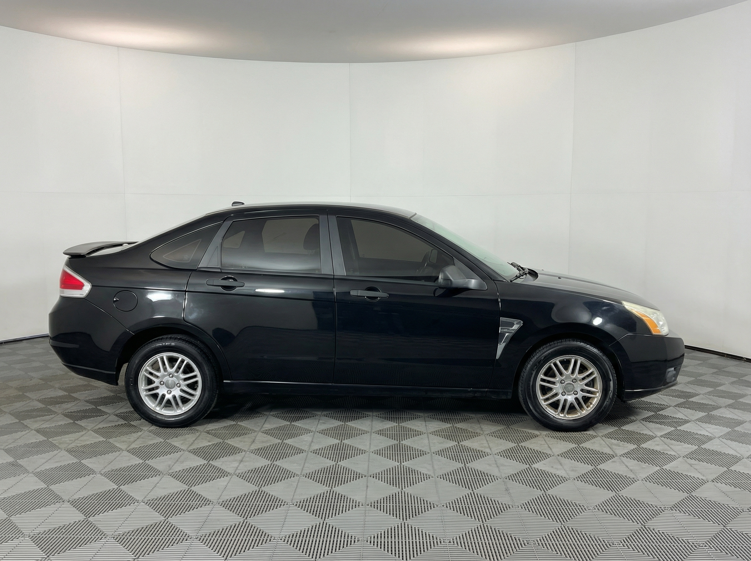 2008 Ford Focus — photo 2