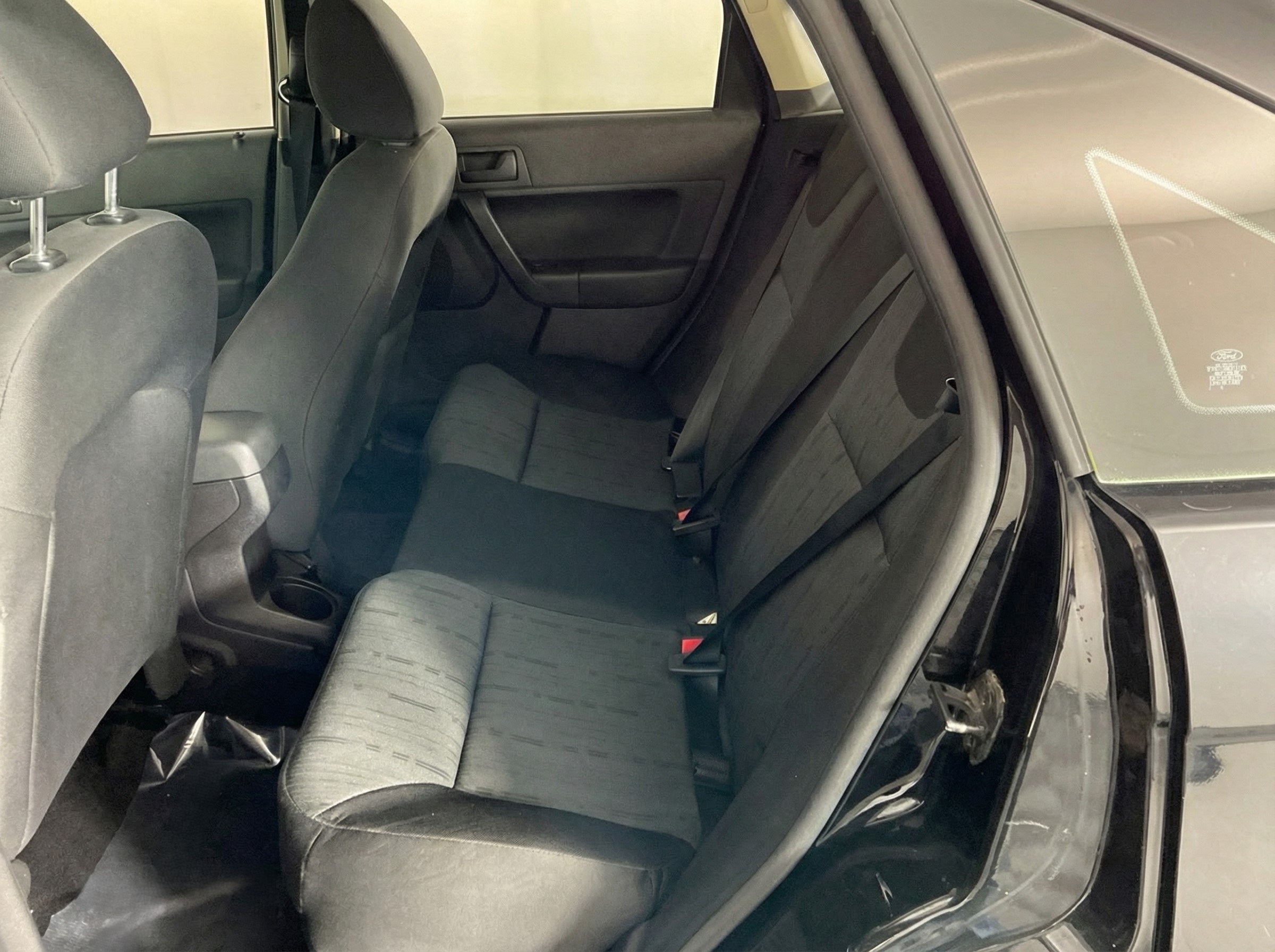 2008 Ford Focus — photo 8