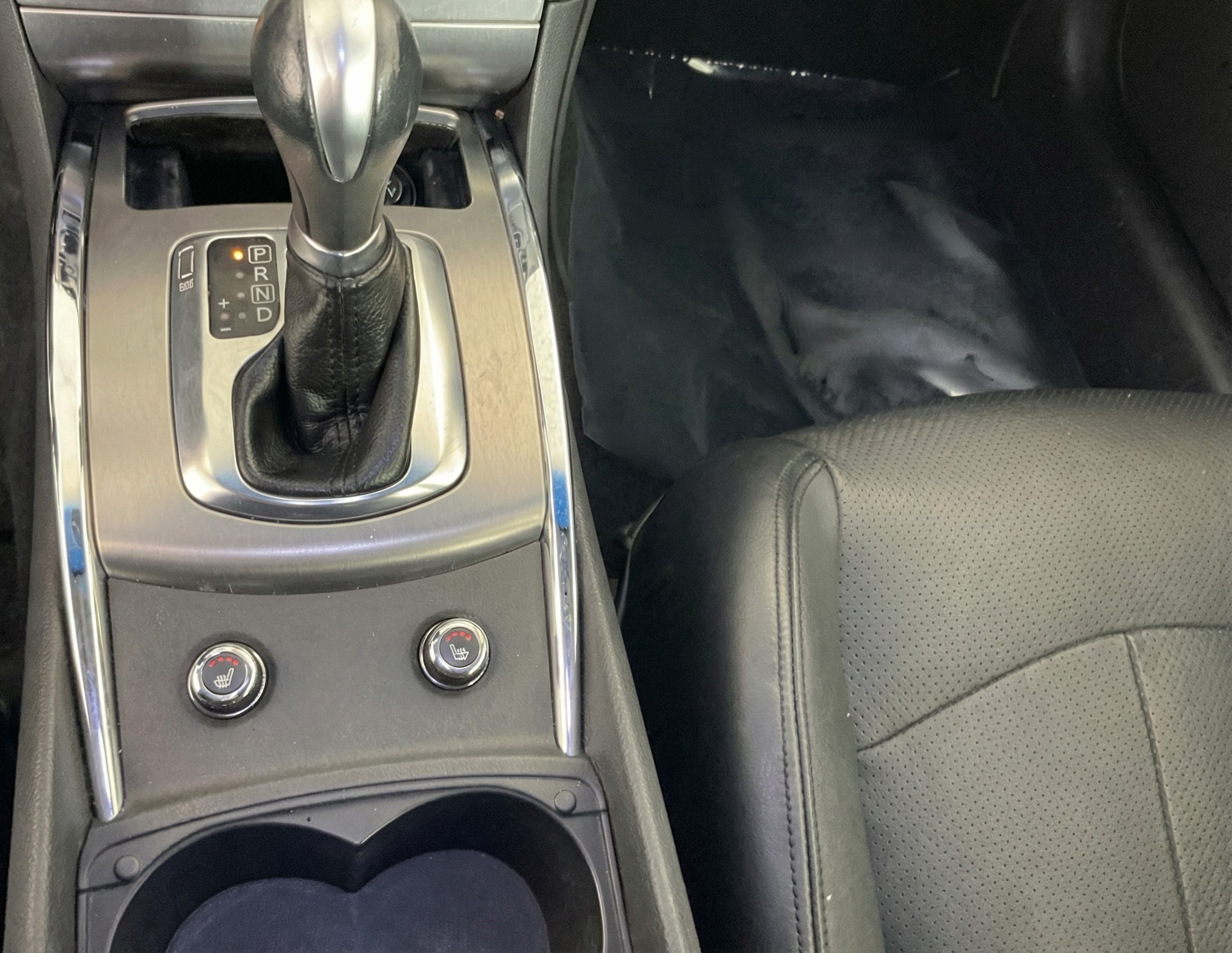 2010 Infiniti G37 — photo 9