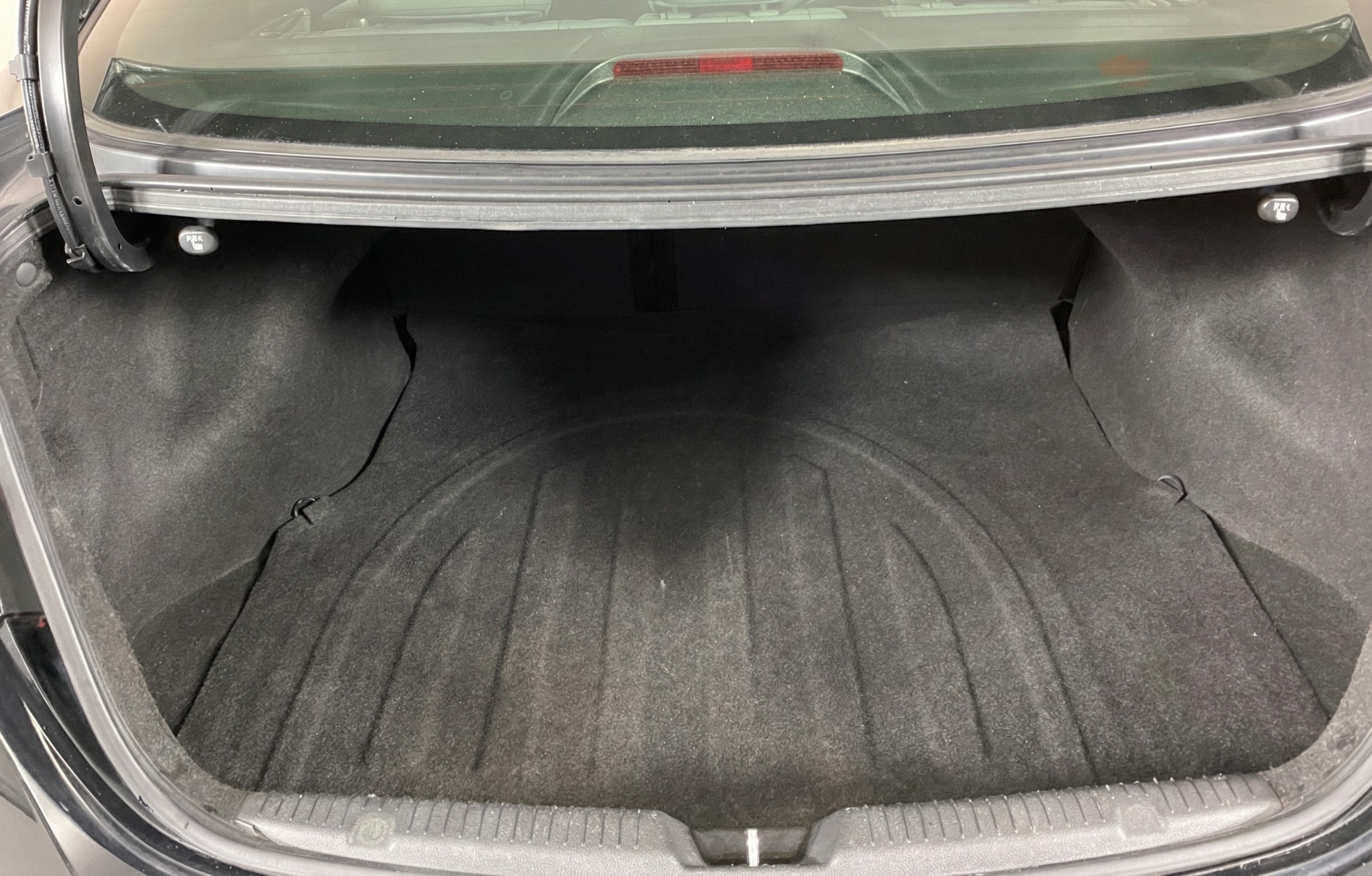 2011 Hyundai Elantra — photo 12