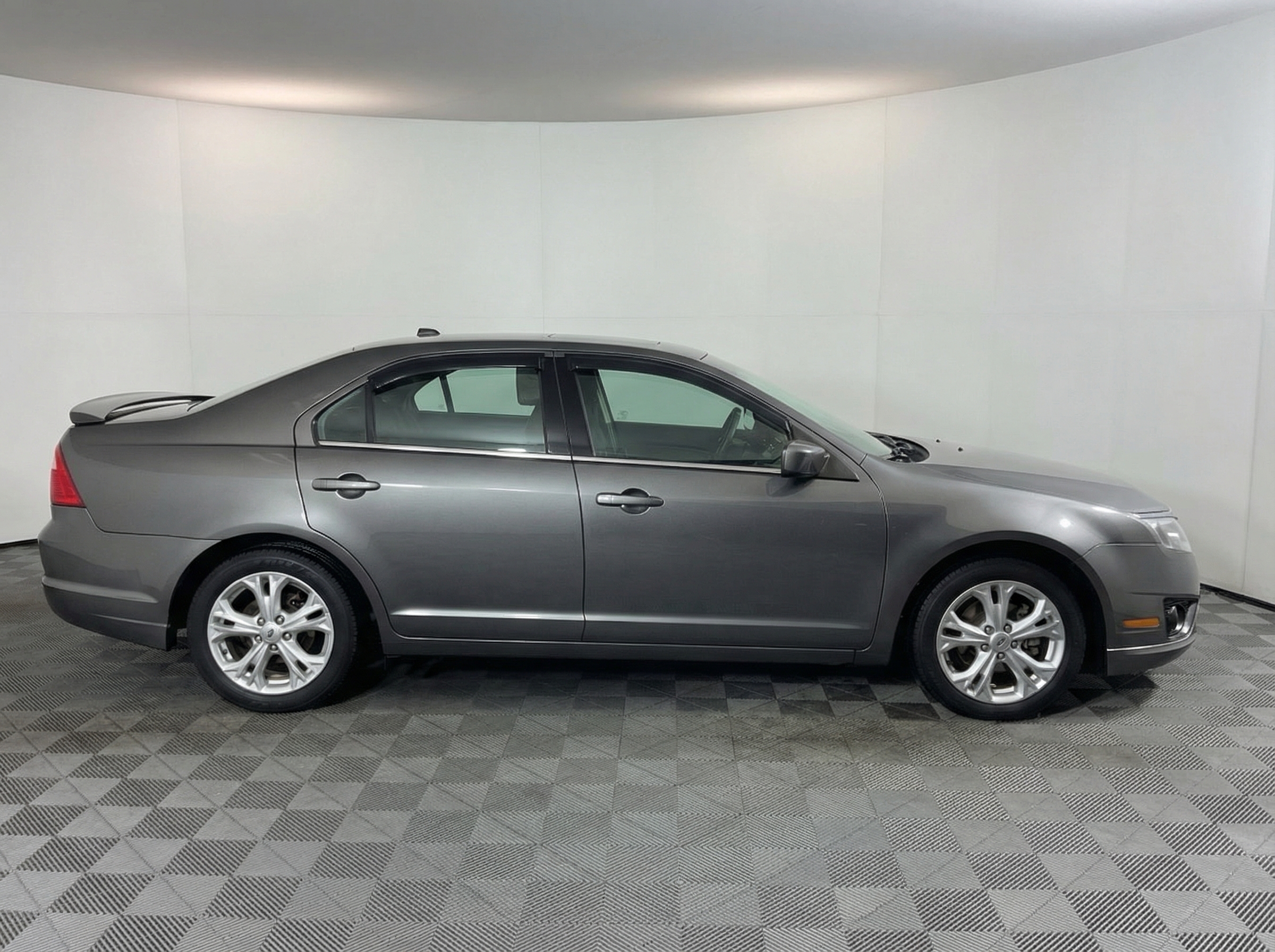 2012 Ford Fusion — photo 2
