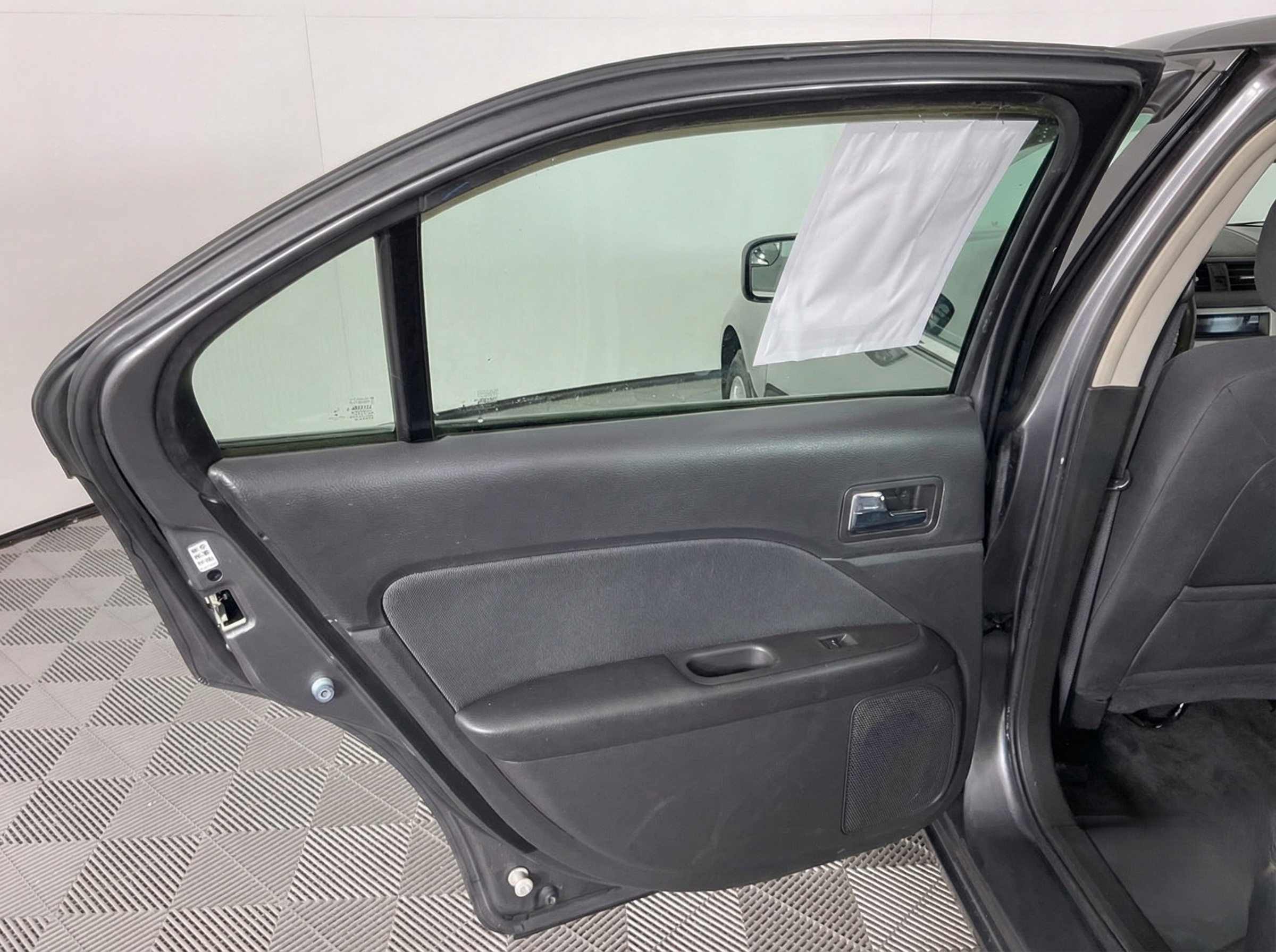 2012 Ford Fusion — photo 11