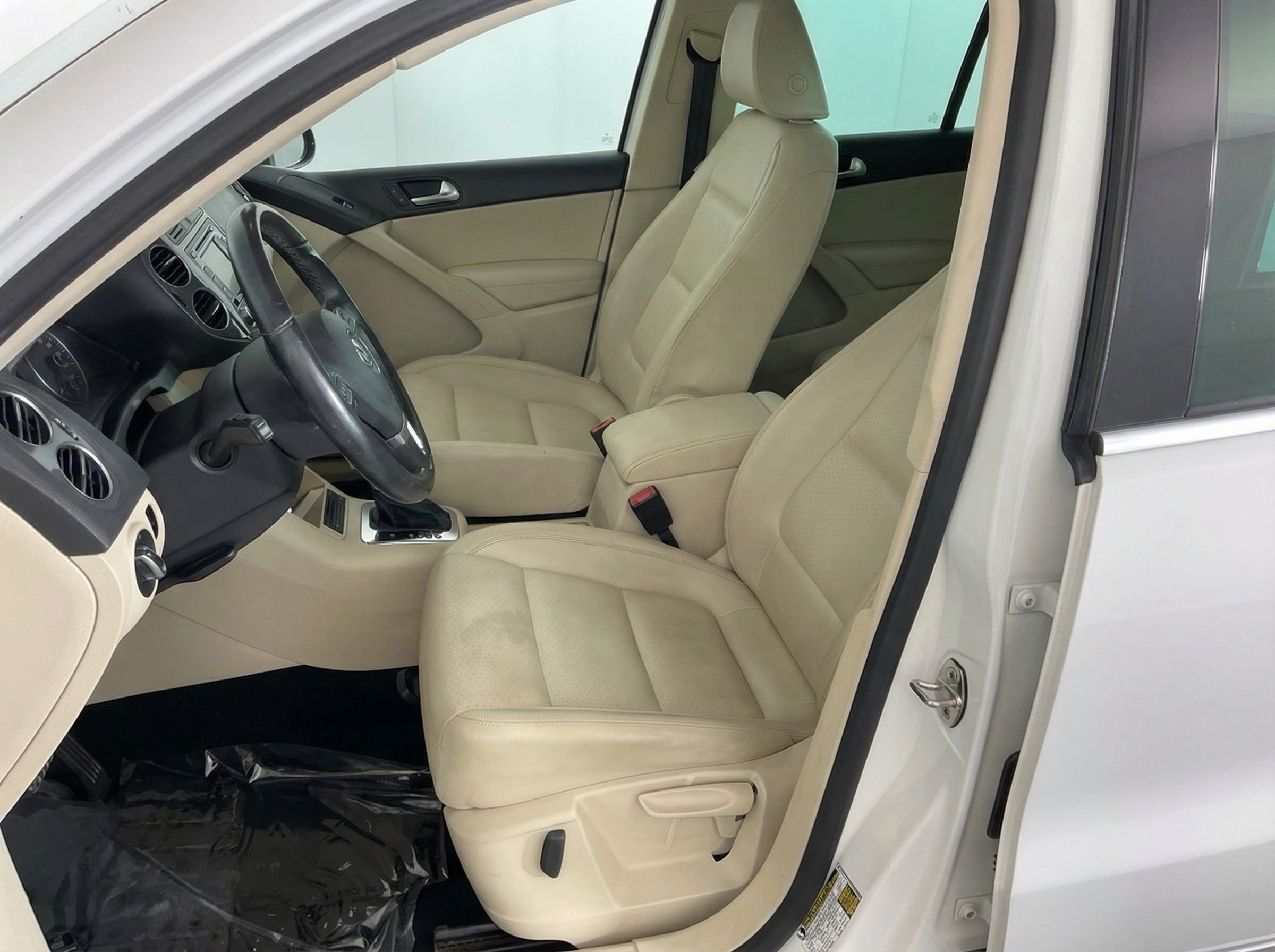2012 Volkswagen Tiguan — photo 5