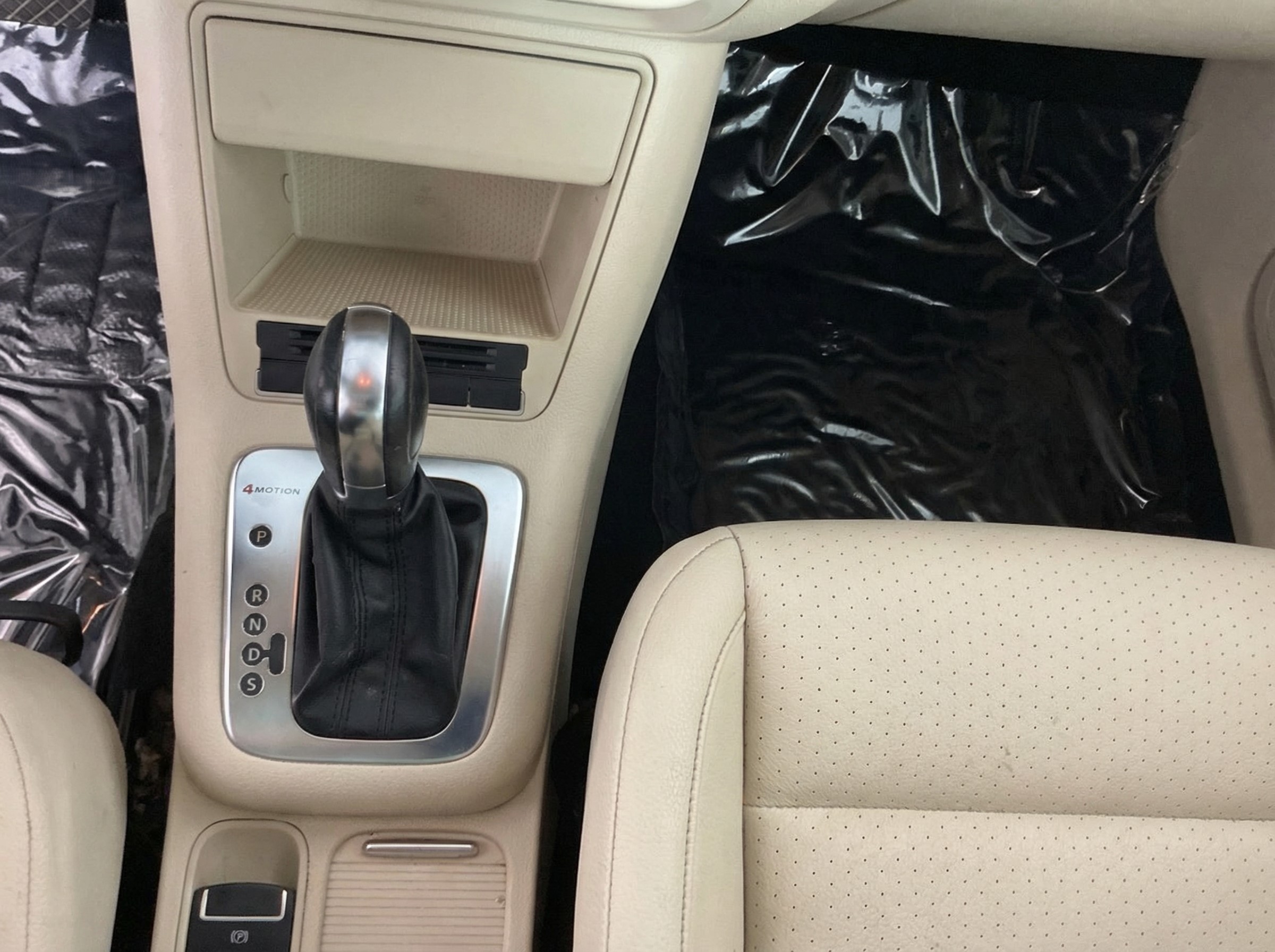 2012 Volkswagen Tiguan — photo 10