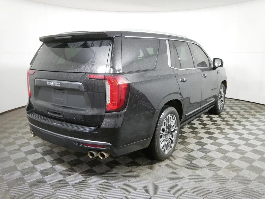 2024 GMC Yukon — photo 2