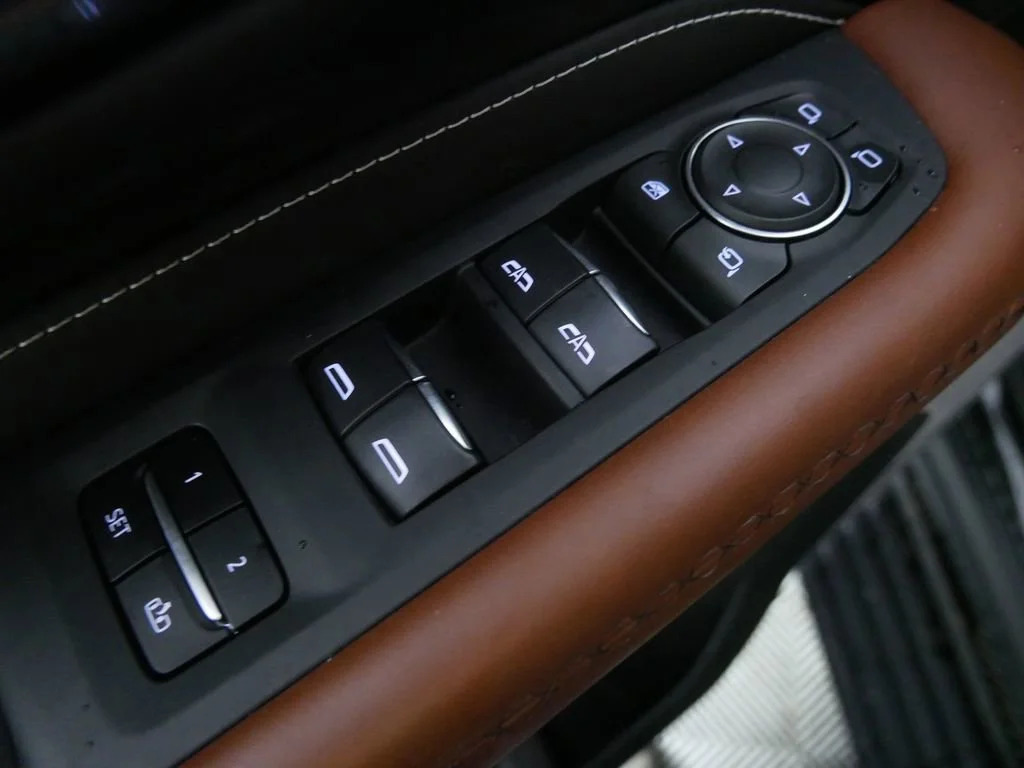 2024 GMC Yukon — photo 10