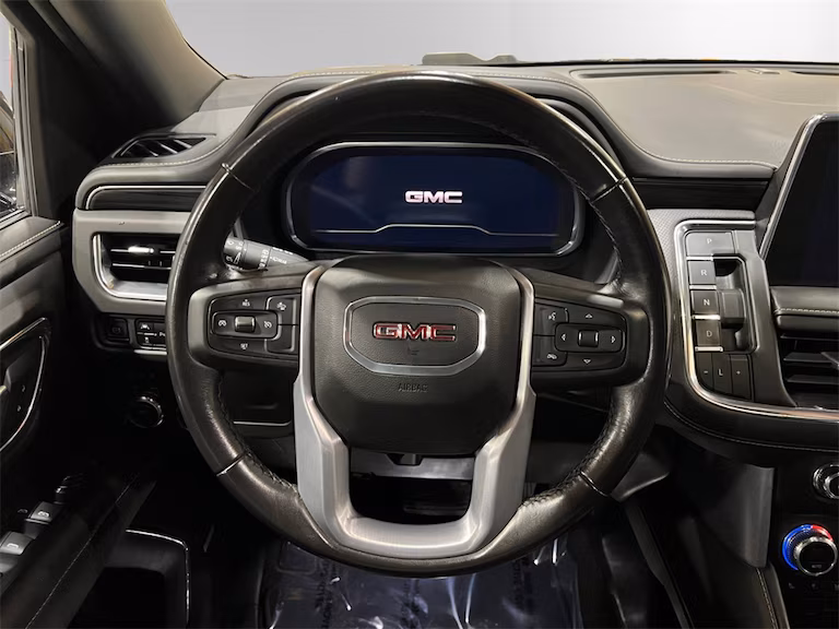 2023 GMC Yukon — photo 21